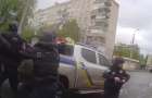 У Слов’янську під час обстрілу РСЗВ було поранено патрульного, який надавав допомогу цивільному