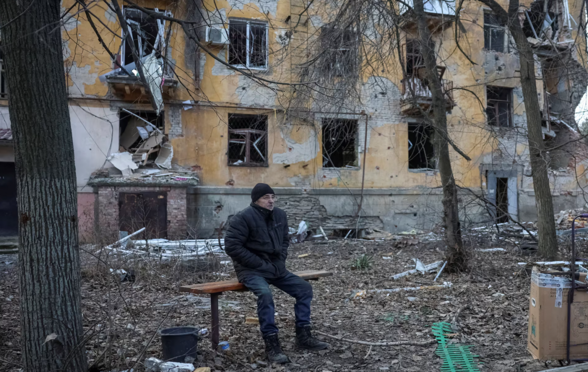 «Страшно, но мы живем»: Что говорят жители разрушенной Константиновки