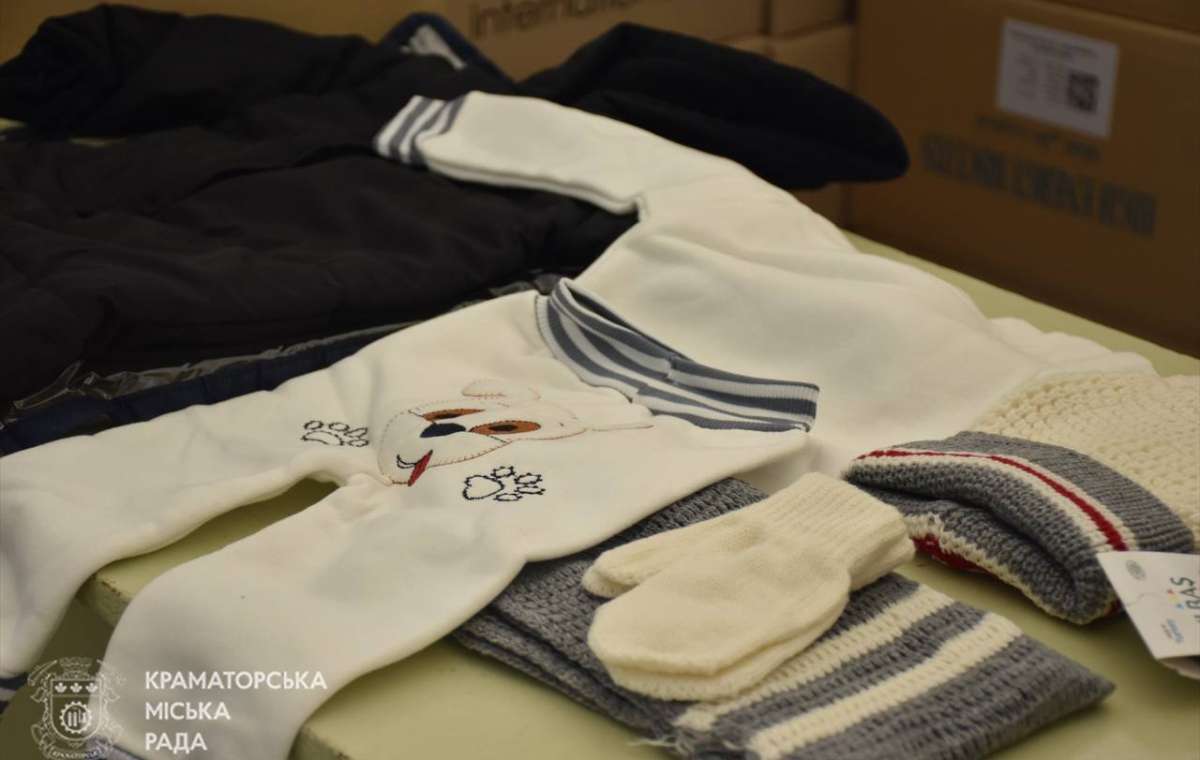 Дети до 10 лет на Донетчине могут получить комплект зимней одежды