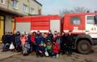 Константиновские спасатели показали детям, как пользоваться пожарной машиной и гасить огонь