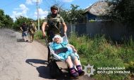 Спасение из руин: как «Белые Ангелы» эвакуируют пожилых людей из Дружковки