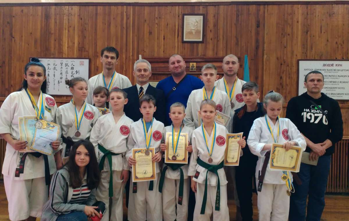  На чемпионате Украины по традиционному каратэ константиновцы  получили путевки на международные турниры