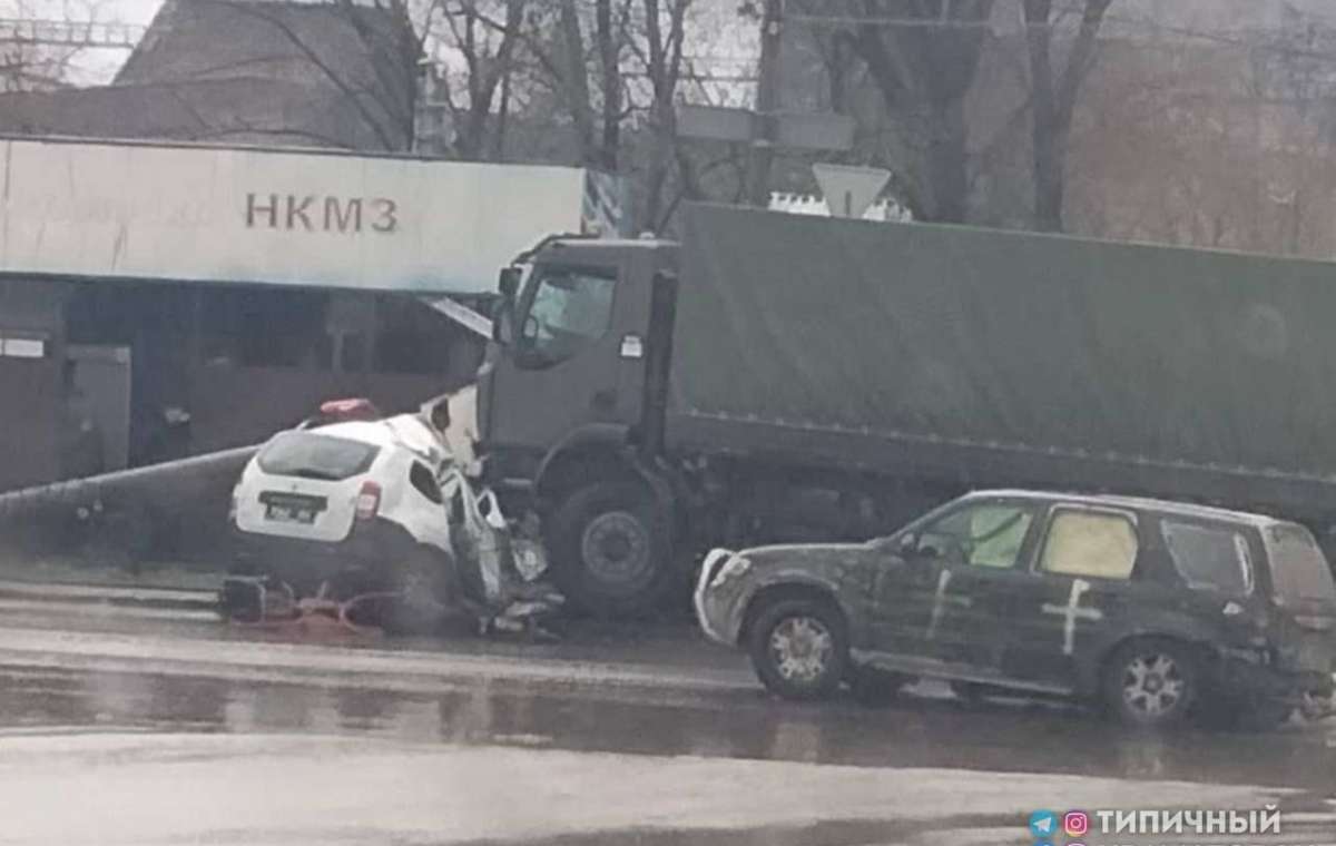 Жесткое ДТП в Краматорске: столкнулись три автомобиля. Фото 