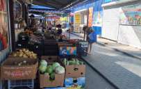 Невеликий ринок на «Нульовому» у Костянтинівці здивував цінами на овочі
