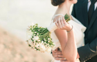 Неловко: Шесть женщин пришли на свадьбу в одинаковых платьях