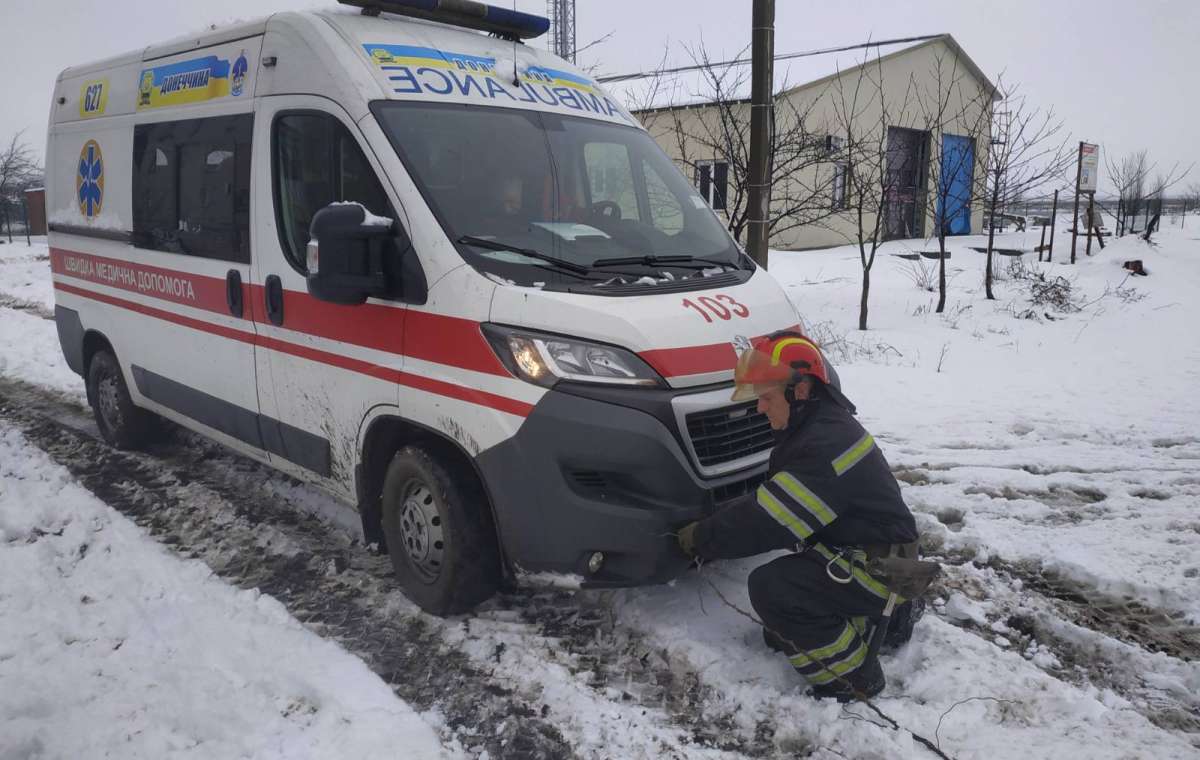 В Константиновке спасатели помогли водителю выбраться из ловушки