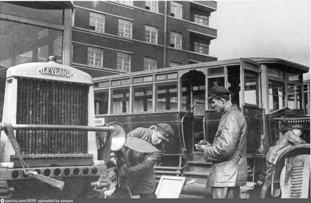 Первые автобусы времён НЭПа или старина Лейланд