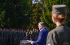 Украина может обеспечить мир на Донбассе политико-дипломатическим путем, но только с сильной армией - Порошенко