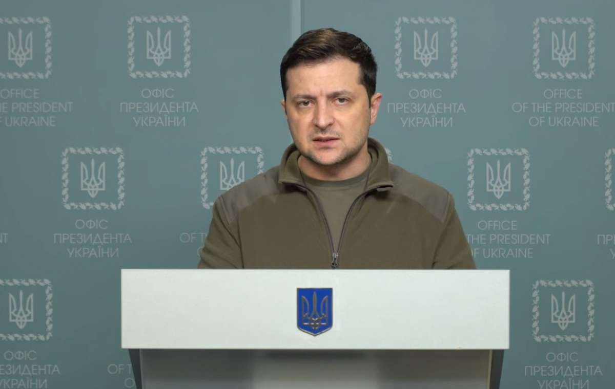 Зеленский записал новое обращение на второй день вторжения: тезисы