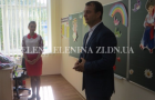 Первого сентября мэр Покровска сел за парту опорной школы