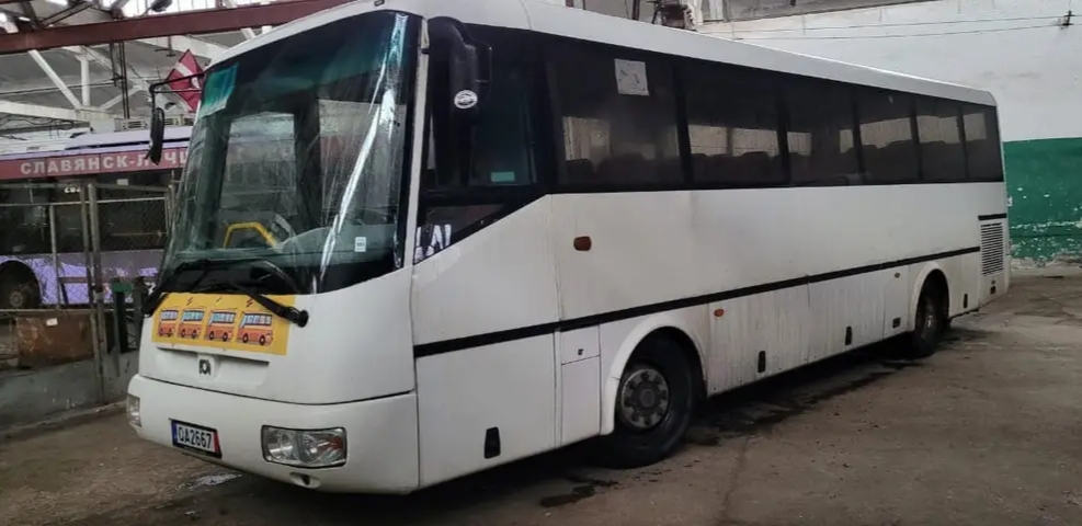 Латвія передала Слов'янську автобус