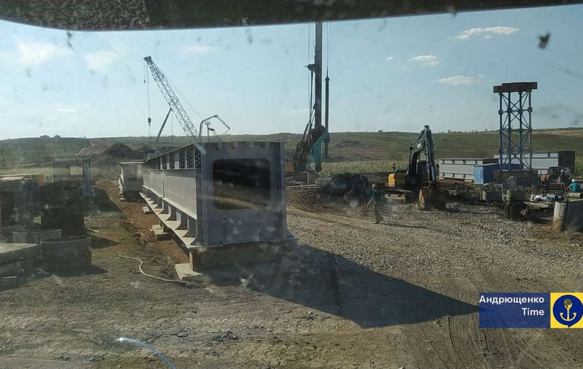 Россияне достроили железнодорожный мост рядом с оккупированным Мариуполем